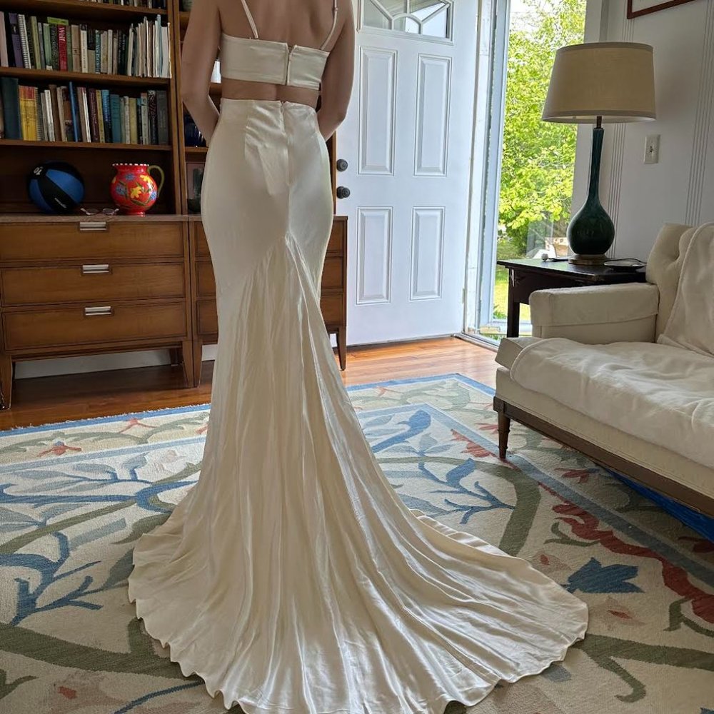 Never Worn SHONA JOY LA LUNE: Twist Front Bra Top Only